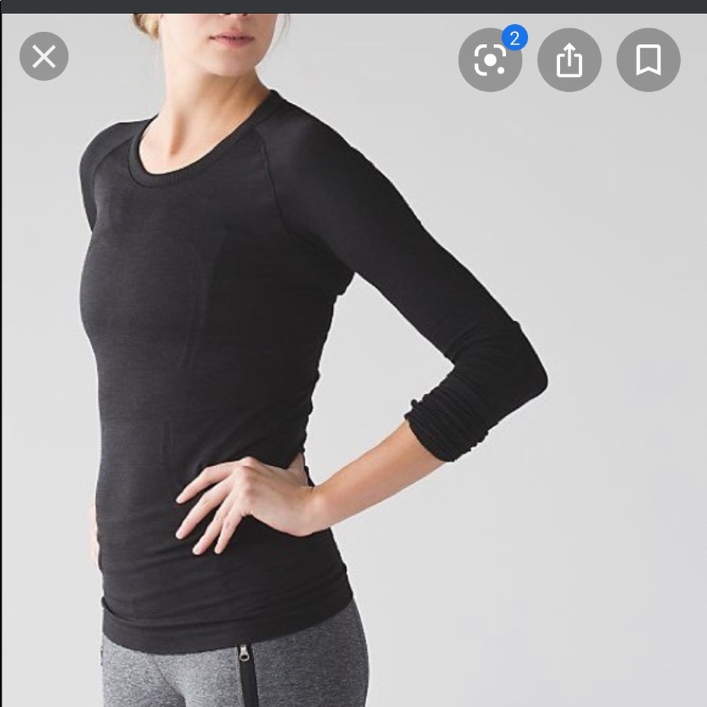 Black lululemon swiftly tech top